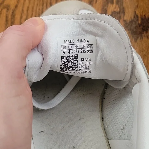 Adidas Sambas Size 5 - Picture 5 of 6